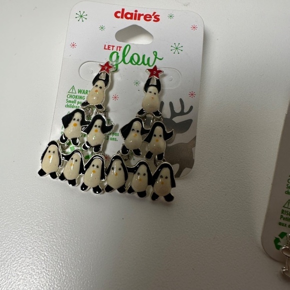 New Claire's Christmas earrings - Picture 4 of 4